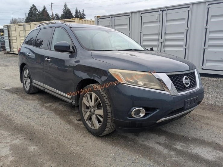 2014-nissan-pathfinder-image-10