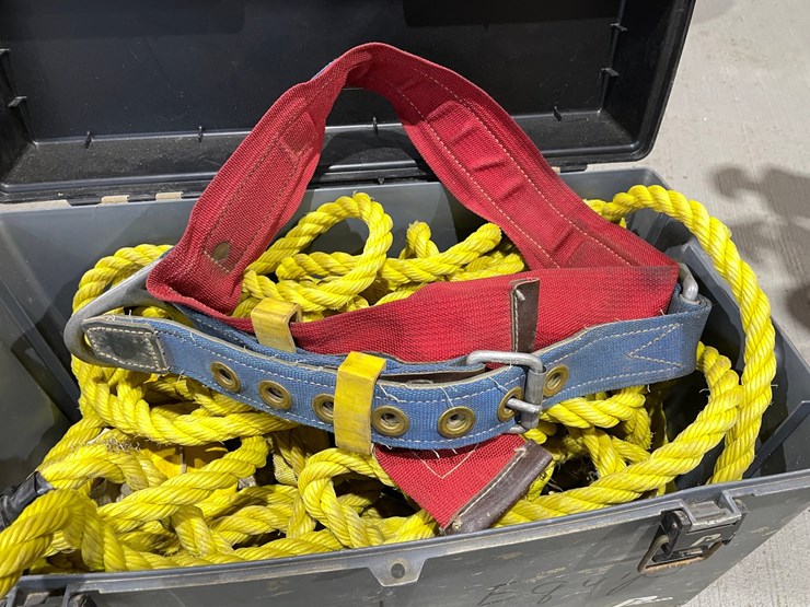 #5059-•-tote-of-safety-harness-and-ropes-image-7
