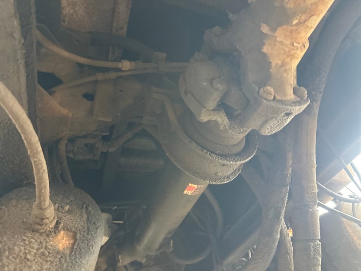 1983-mack-dm686s-image-38