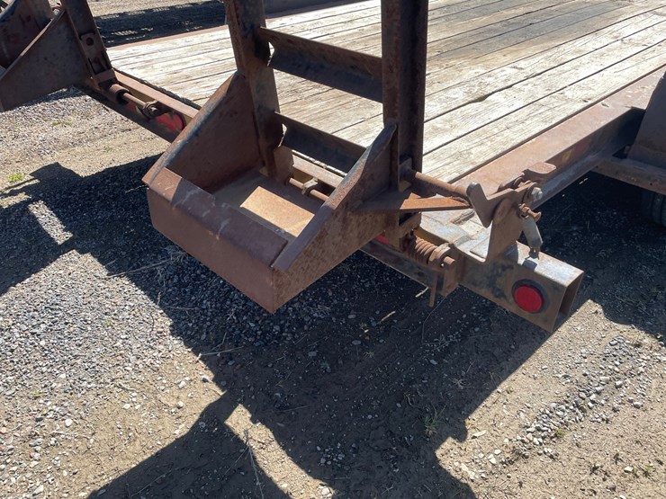 #109-•-2004-contrail-16'-trailer-with-flip-up-ramps-(has-wi-title)-image-33