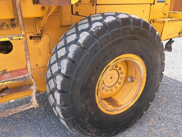 2002-deere-tc54h-image-39