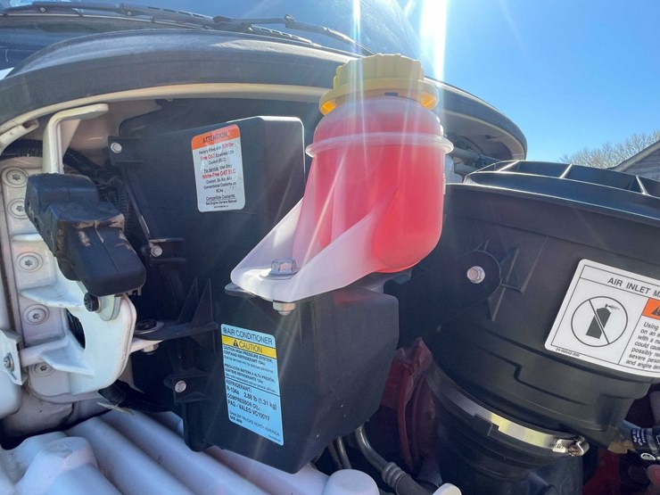 2020-freightliner-m2-106-image-82