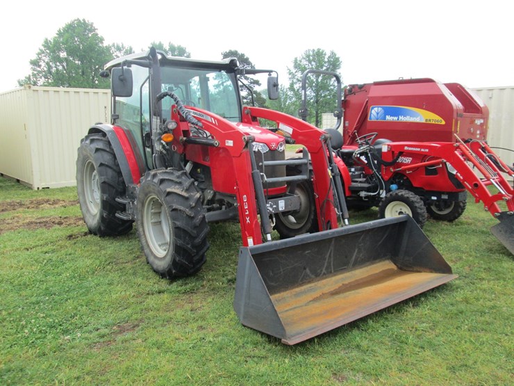 2018-massey-ferguson-4709-image-2