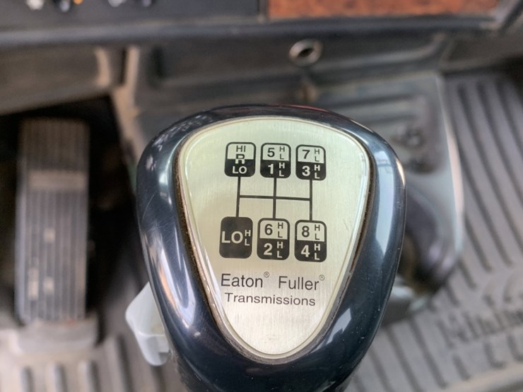 2005-kenworth-t800b-image-24