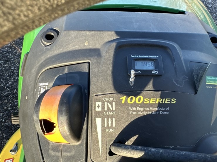 2014-john-deere-d105-image-9