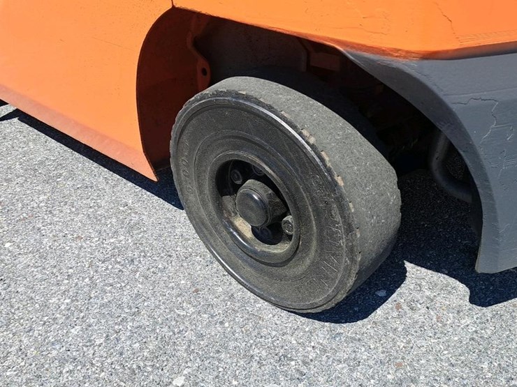 2020-toyota-8fgu25-image-32