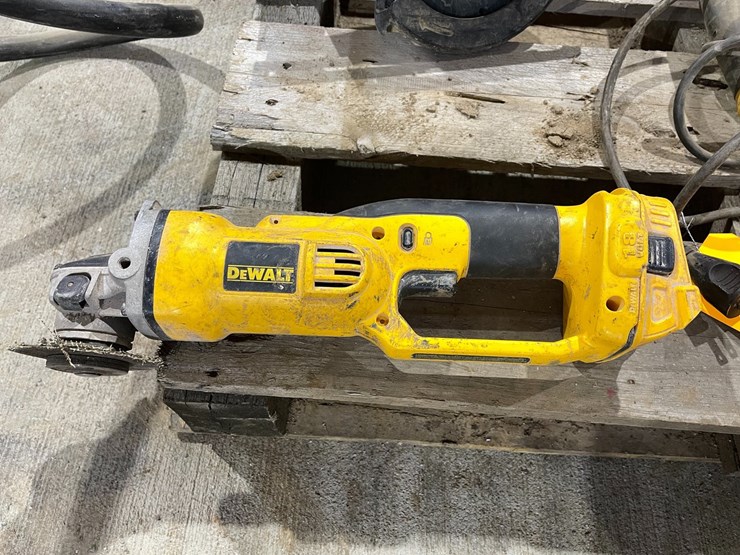 #5054-•-(3)-dewalt-power-tools-image-10