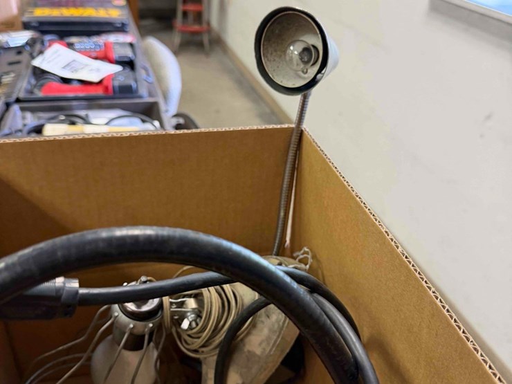 lamps-&-lights-w/-hose-clamps-image-2