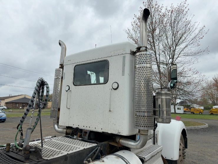 2000-kenworth-w900-image-13