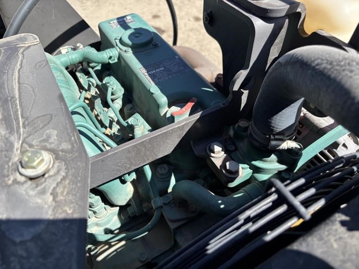 2018-volvo-dd25b-image-31