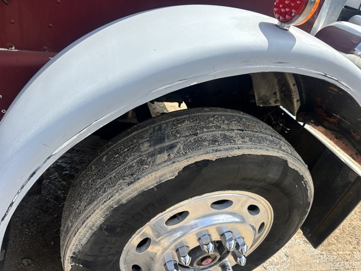 1981-peterbilt-359-image-12