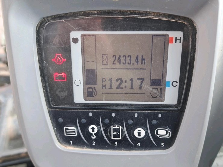 2016-kubota-kx057-4-image-14