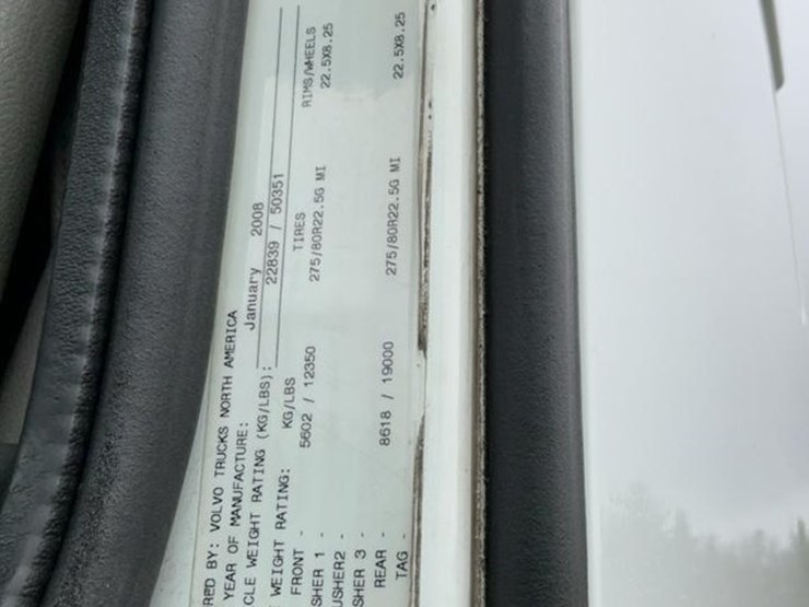 #137-•-2009-volvo-isx-semi-truck-image-18