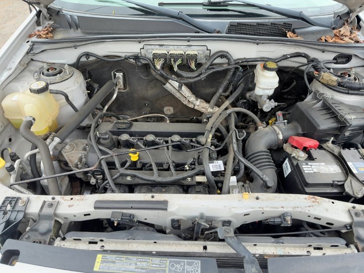 2009-ford-escape-image-12