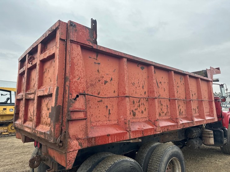 1983-mack-dm686s-image-13