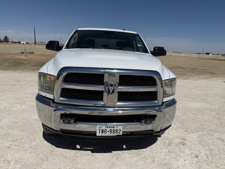 2014-ram-2500-tradesman-image-2