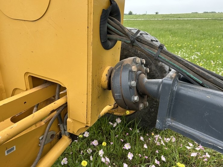 2018-deere-770g-image-16