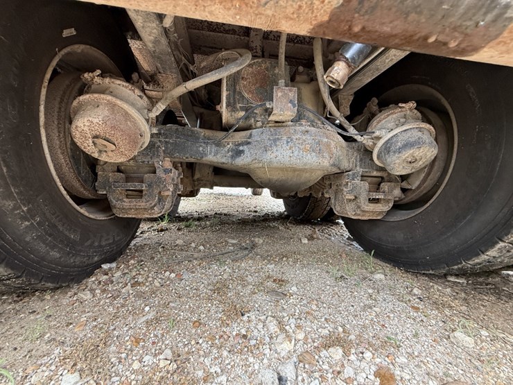 2001-mack-rd688s-image-9