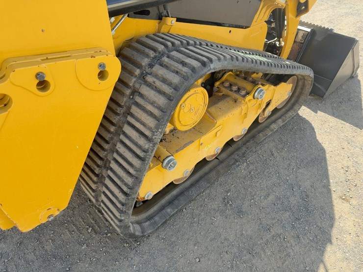 2023-caterpillar-249d3-image-14