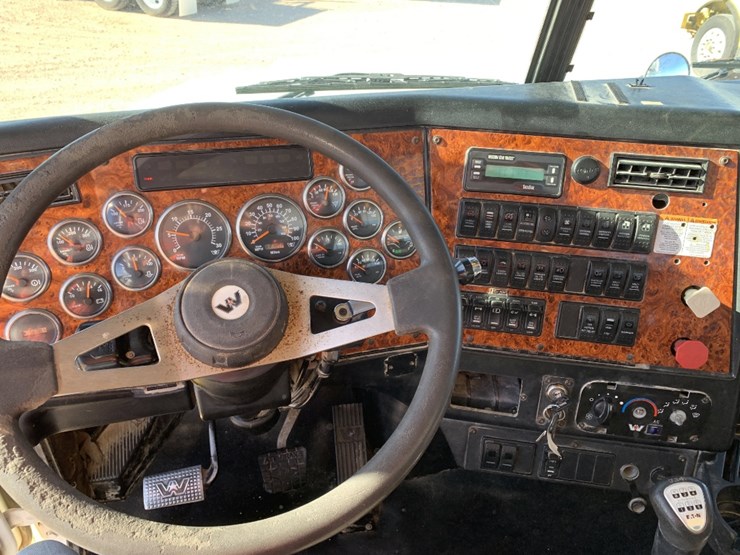 2012-western-star-4900-image-11