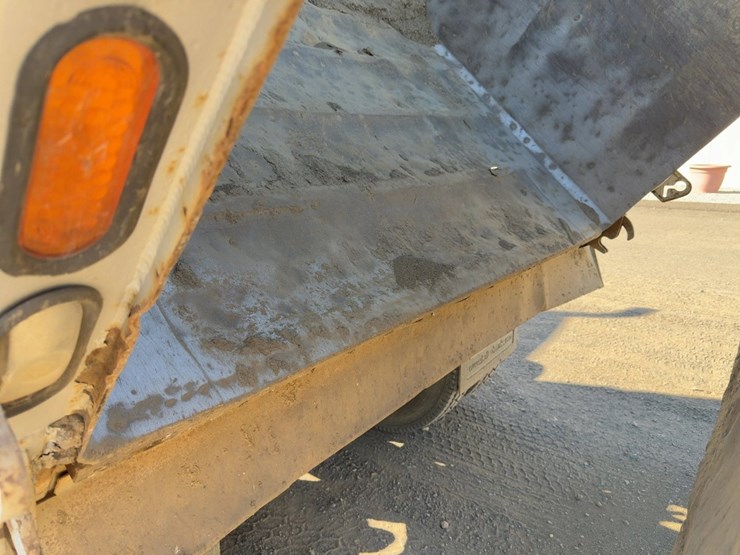 2010-mack-granite-gu713-image-27