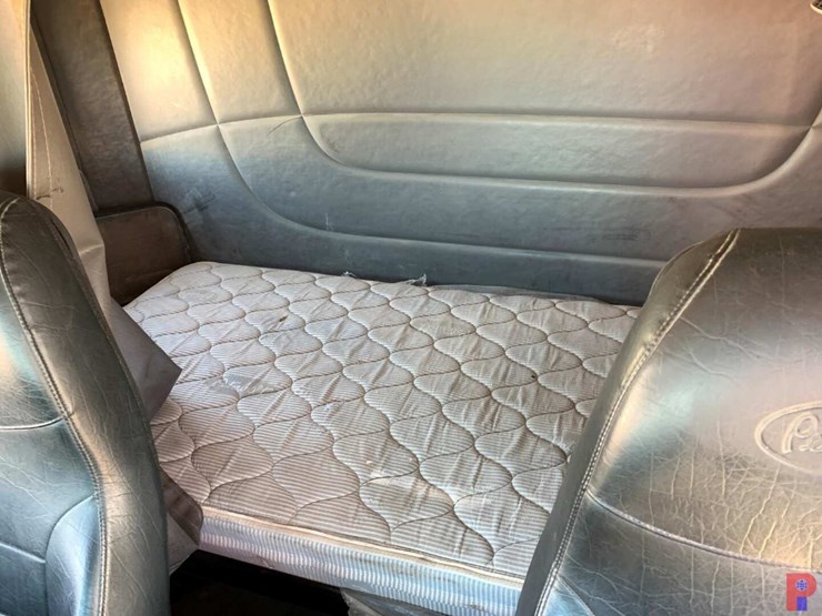 2013-peterbilt-388-image-4