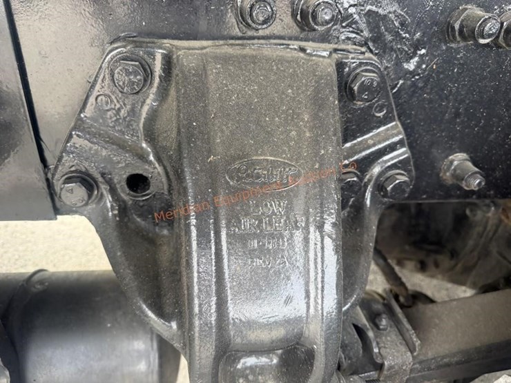 2014-freightliner-108sd-image-19