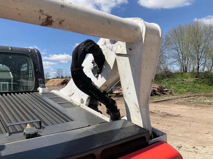 2021-bobcat-t870-image-49