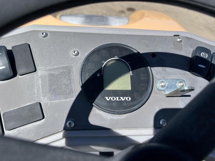 2018-volvo-dd25b-image-22