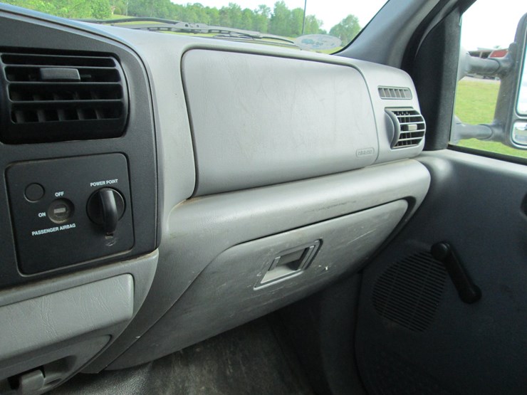 2006-ford-f350-image-31