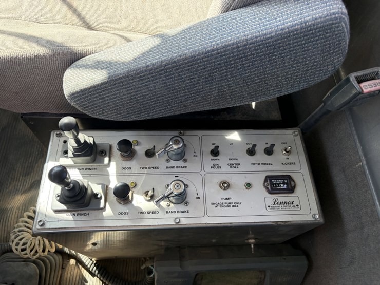 2005-kenworth-c500b-image-13