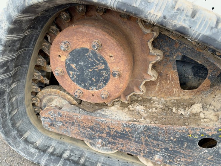 2013-bobcat-t650-image-12