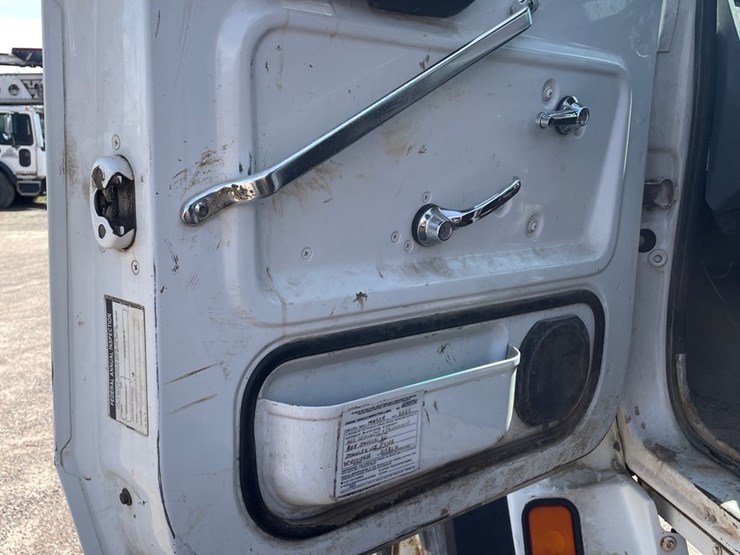 1996-cummins-m11-image-110