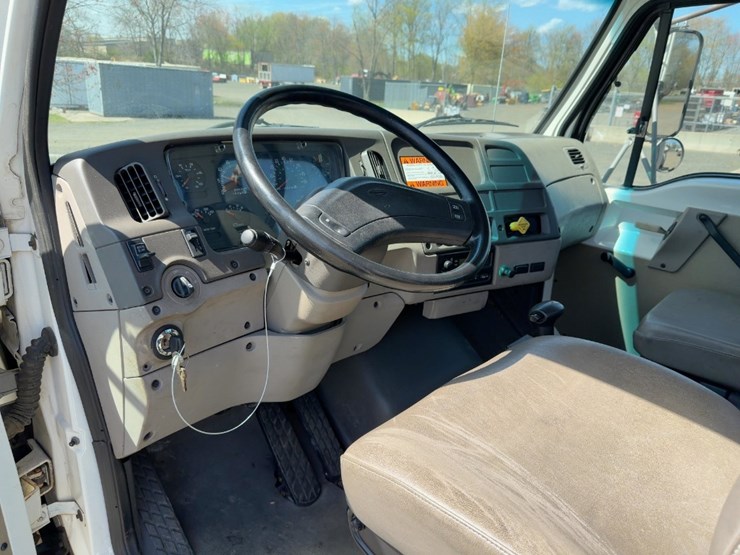 2001-caterpillar-3126-image-26