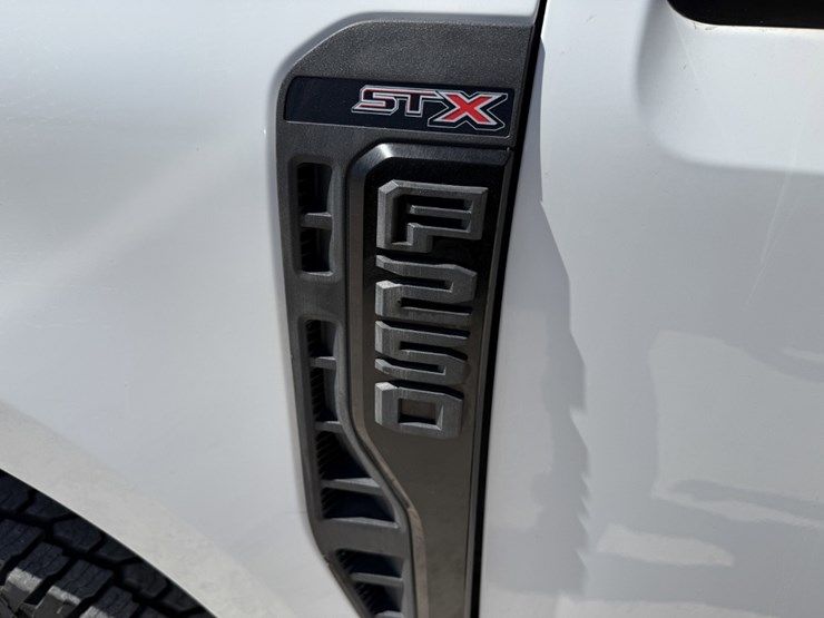 2023-ford-f250-image-9