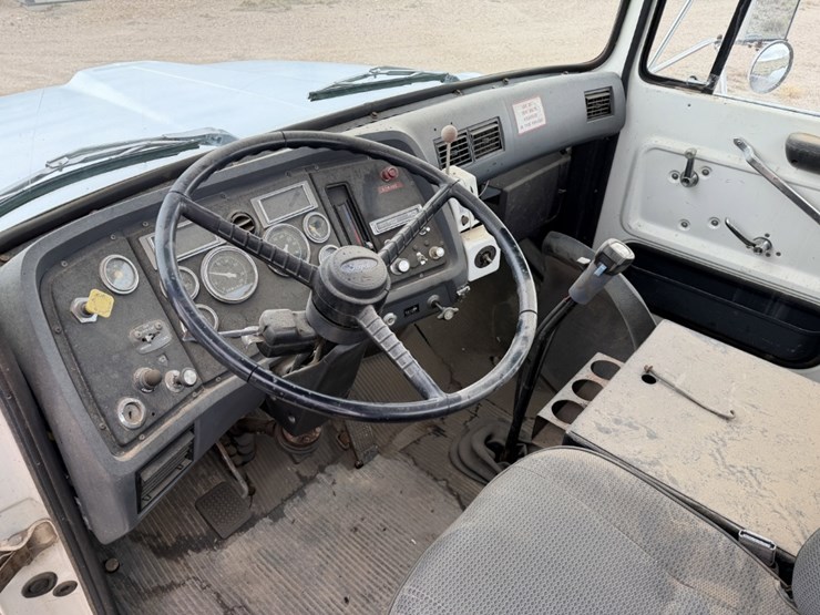 1990-ford-l8000-image-5