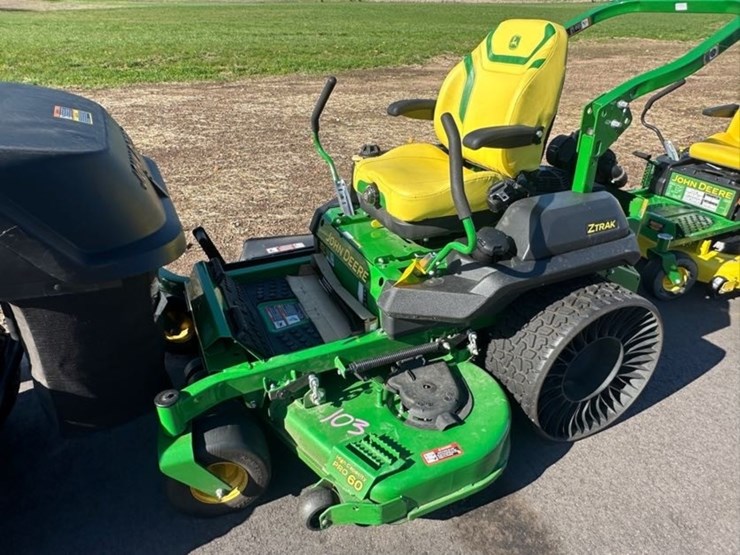 2023-john-deere-z740r-image-1