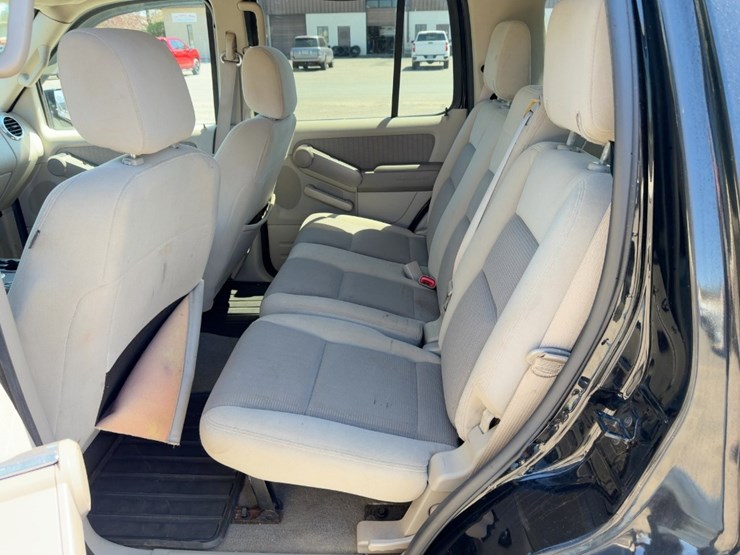 2007-ford-explorer-xlt-image-15