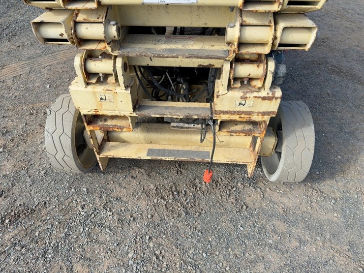 2005-jlg-3246es-image-8