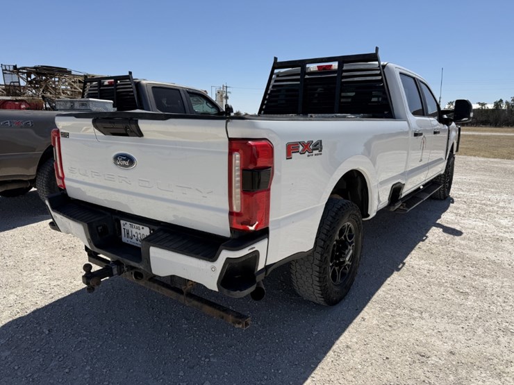 2023-ford-f250-image-5