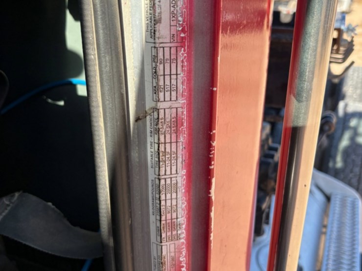 1998-peterbilt-357-image-10