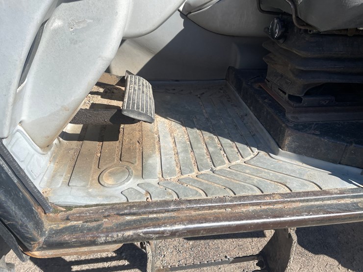 caterpillar-th350b-image-26