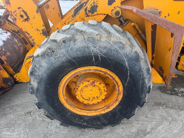 #122-•-1987-kobelco-lk600-wheel-loader-image-7