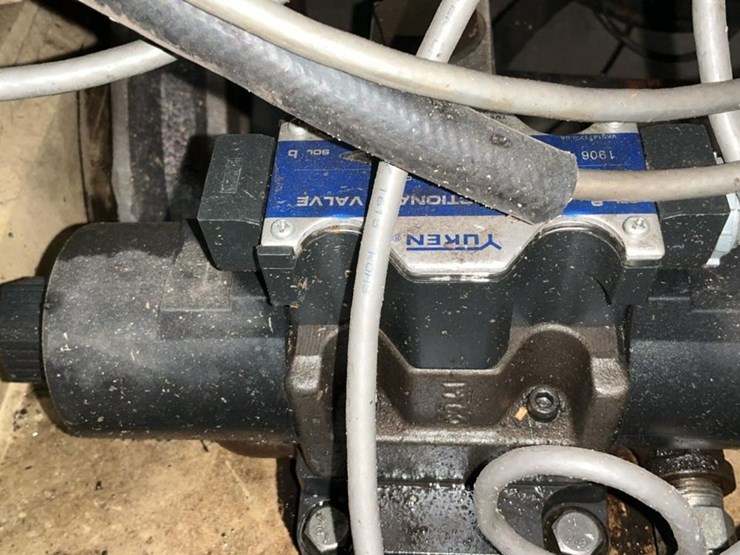 #149-•-2017-hurdle-magnum-lt-carriage-image-40