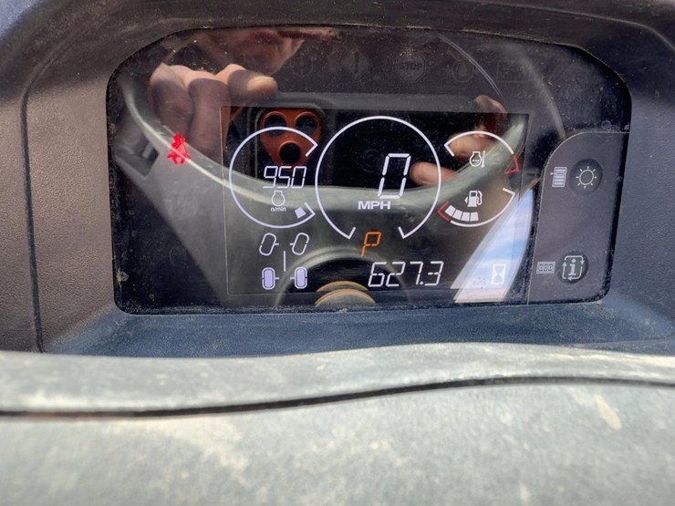 2022-john-deere-gator-image-19