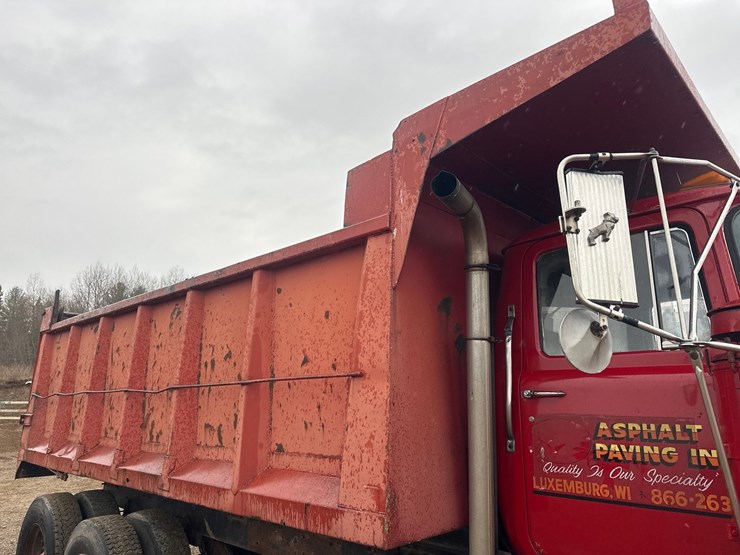 1983-mack-dm686s-image-12