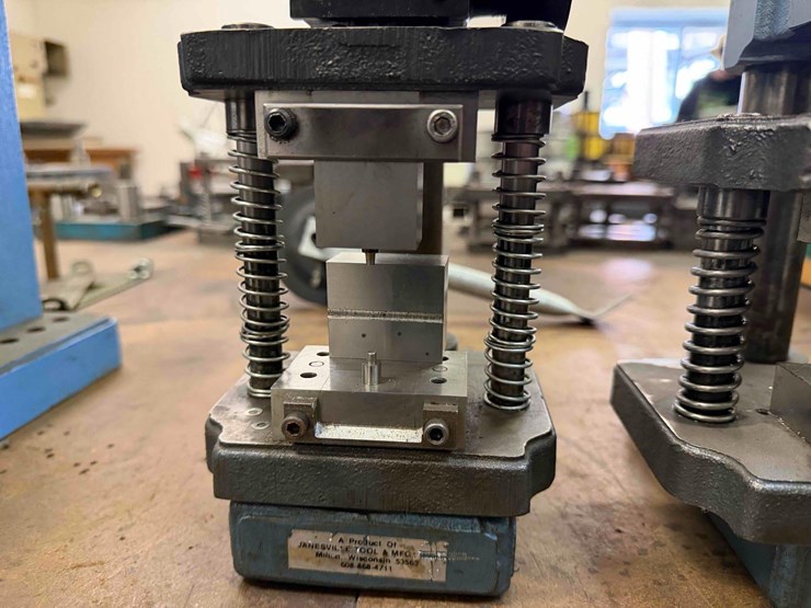 janesville-tool-hand-press(2)-image-6