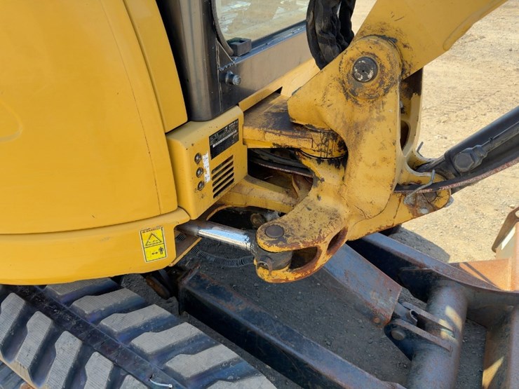 2014-caterpillar-303e-cr-image-12