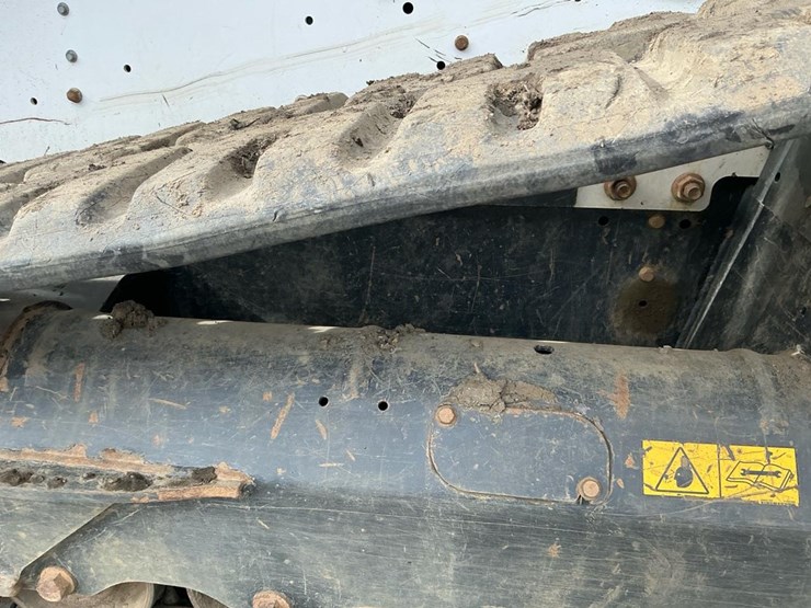 2024-bobcat-t770-image-68