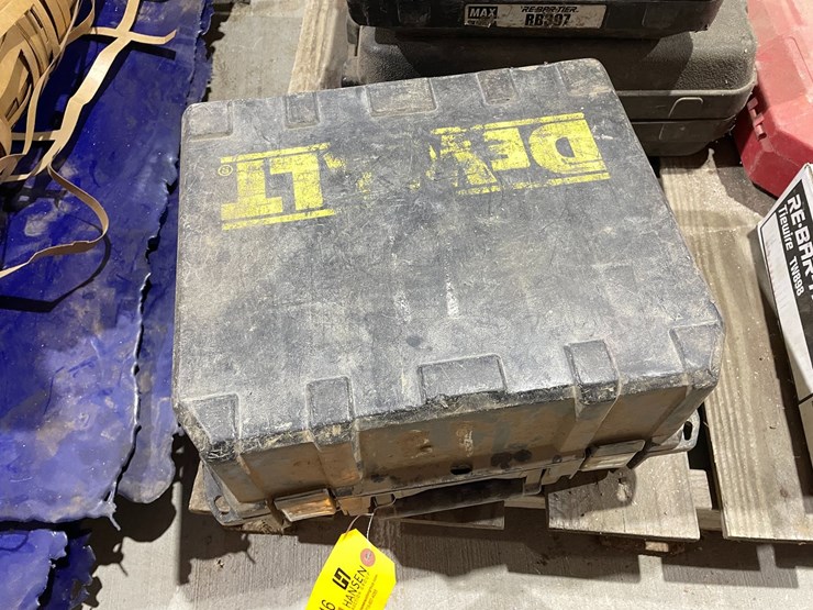 #5046-•-dewalt-7-1/4"-circular-saw-image-1